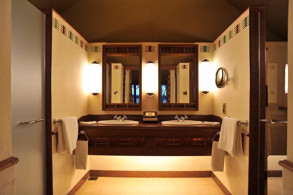Sweetwaters Serena Camp Bath Area