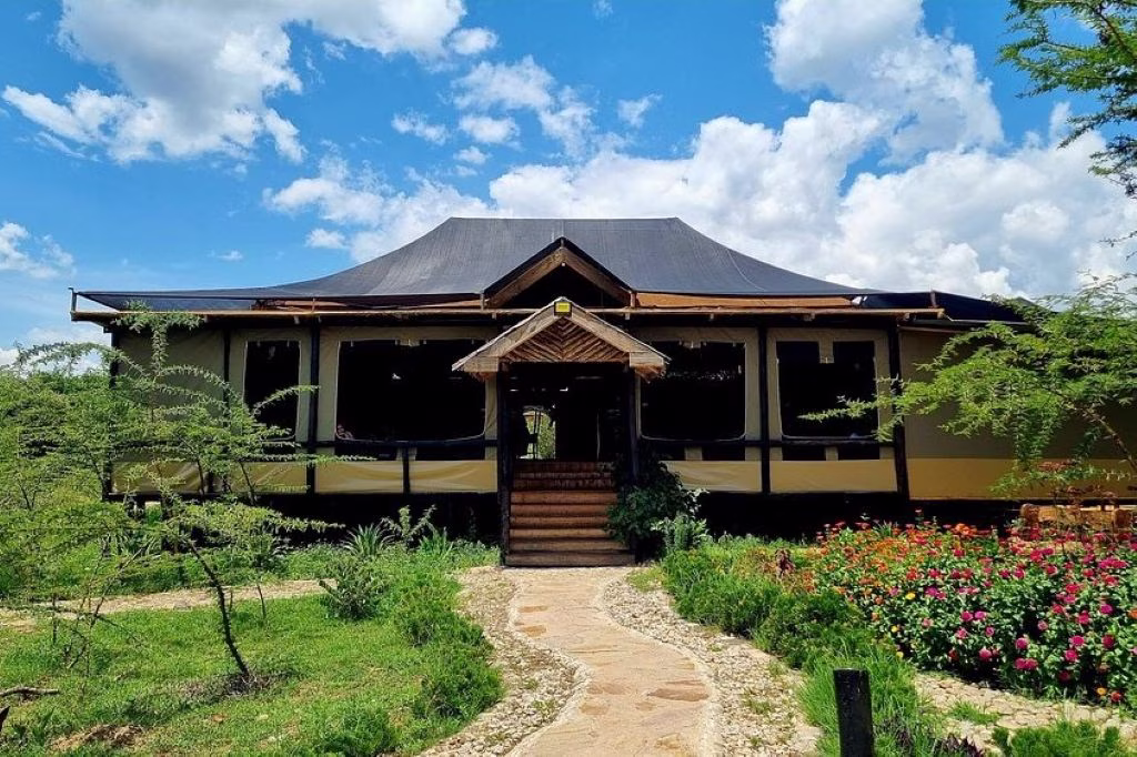 Osero Sopia Mara Camp