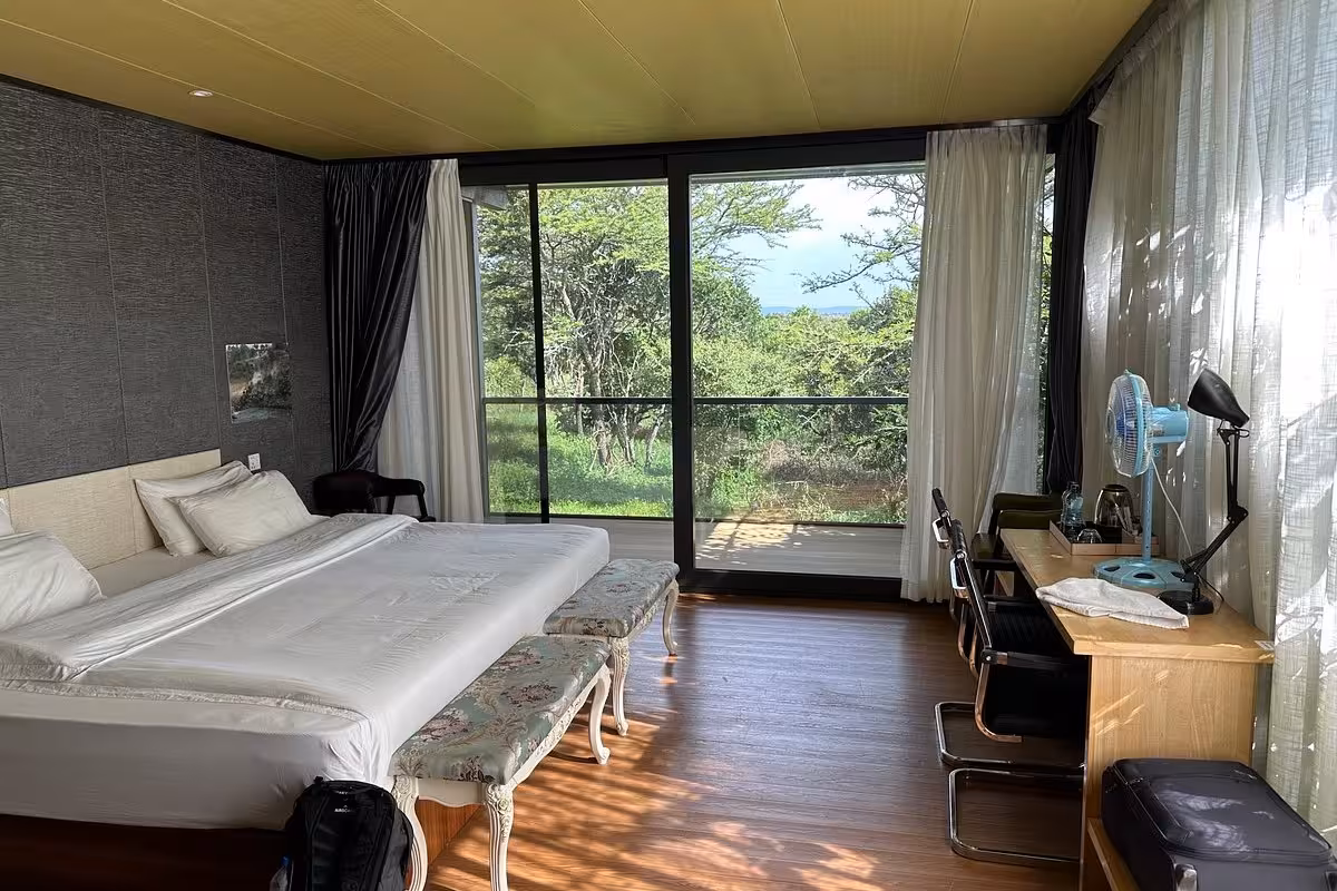 Jambo Mara Safari Corner Suite Bedroom