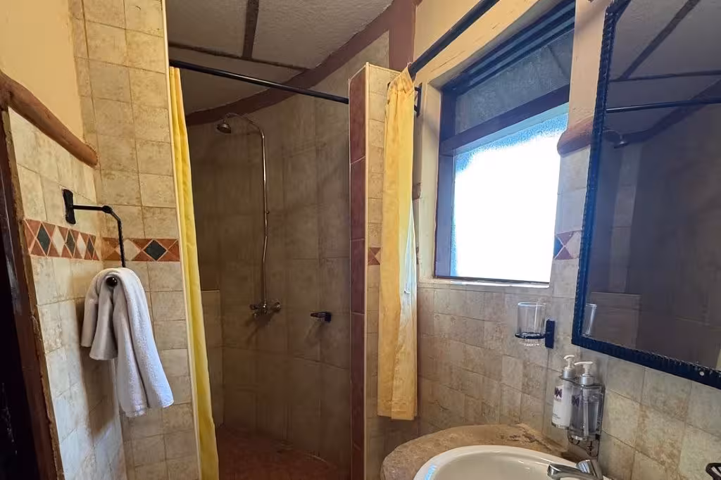 Amboseli Sopa Lodge Bath